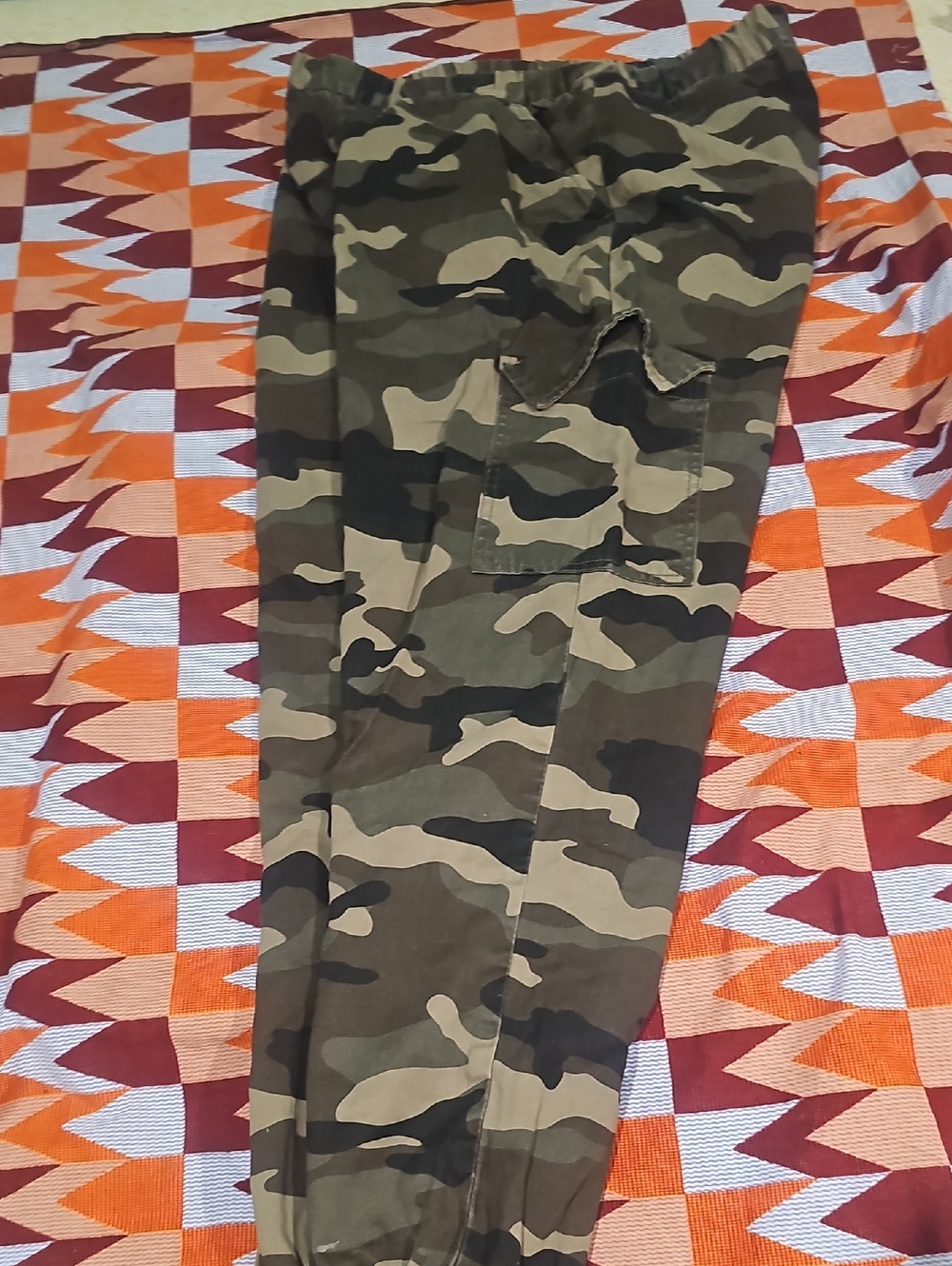 H&M Men's Size 10 Camouflage Cargo Pants in Olive & Dark Green 100% ALGODON - Picture 8 of 11